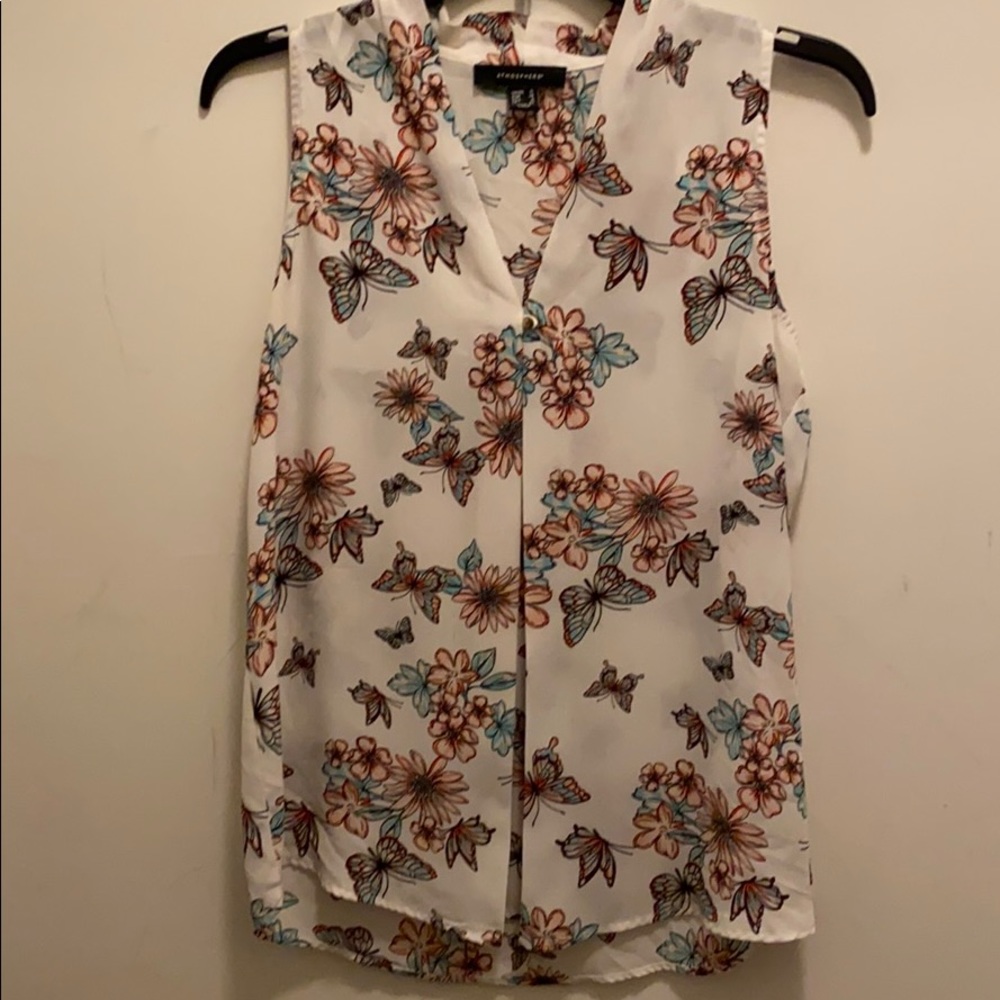 Sleeveless blouse